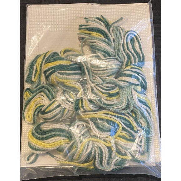 Vintage Current 1982 Keepsake Needlepoint Gift Set yarn needlecrafts - Picture 4 of 5